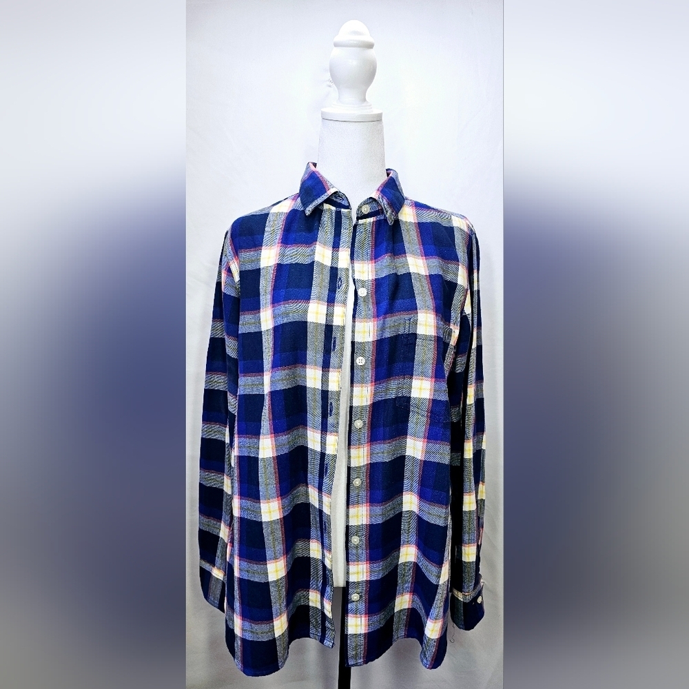 Large Old Navy Women's Classic Plaid Button-Up